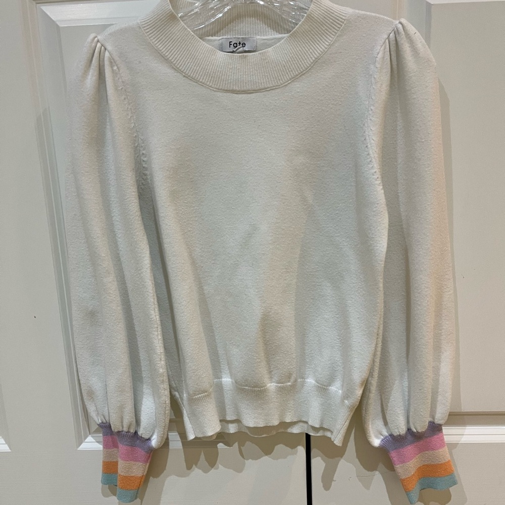 FATE white sweater w color block on sleeve - Picture 2 of 5